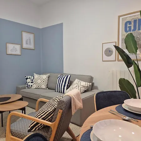 アパート R2R - Apartamento En El Centro De Gijon - 1A140 ヒホン