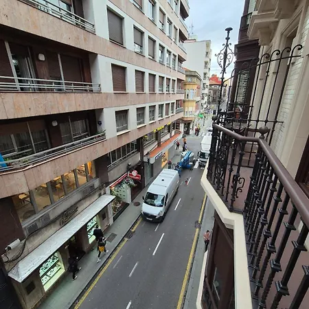 1a140 En El Centro De * Gijon